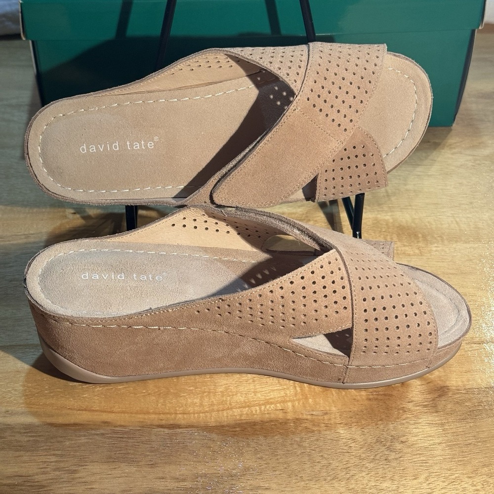 David Tate NWB Perforated Sand Suede/Leather Wedge Slide Sandals Womens 8WW